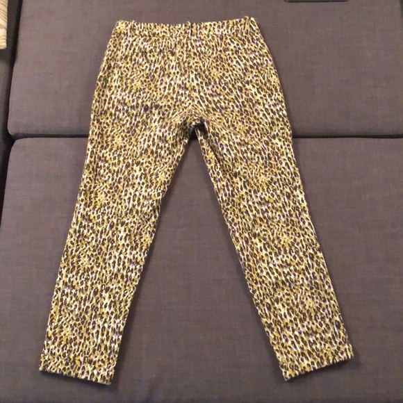 Ankle Capri Pants with colorful leopard design - Picture 6 of 6